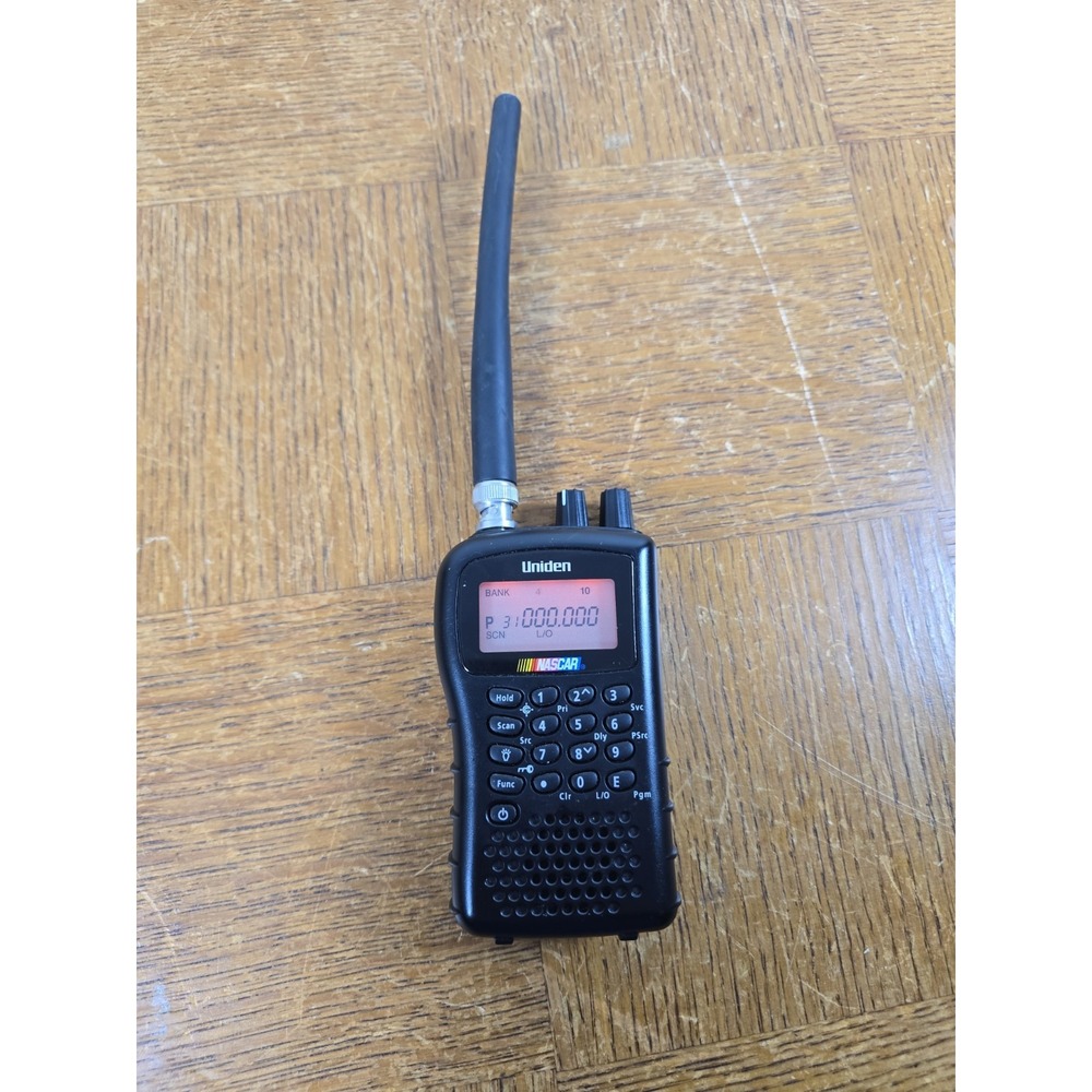 Uniden Bearcat NASCAR BC72XLT Handheld Scanner Radio w/ Antenna - TESTED